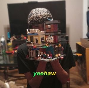 Meet your Posher, Avery